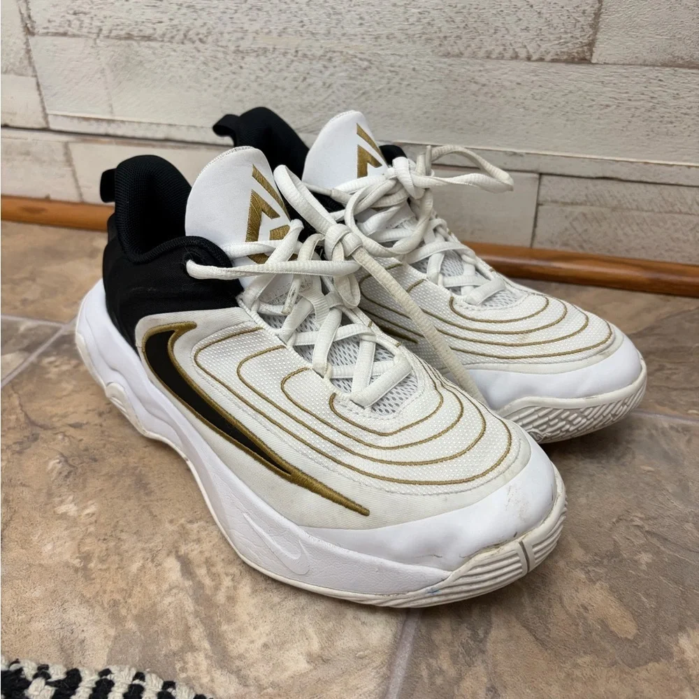 Nike Giannis‎ Immortality 4 white black gold youth kids 5Y shoes basketball